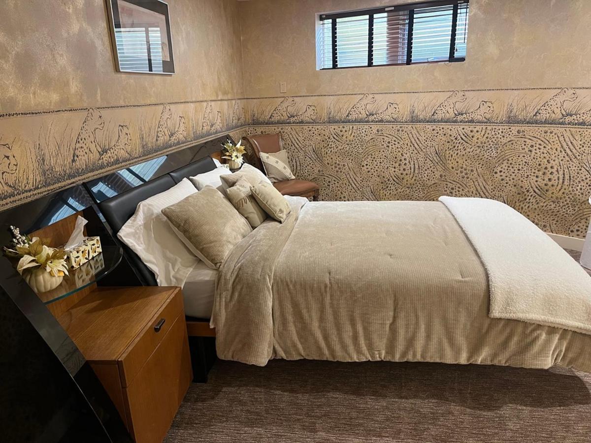 Roundhouse Grotto Bed and Breakfast YYC Buitenkant foto