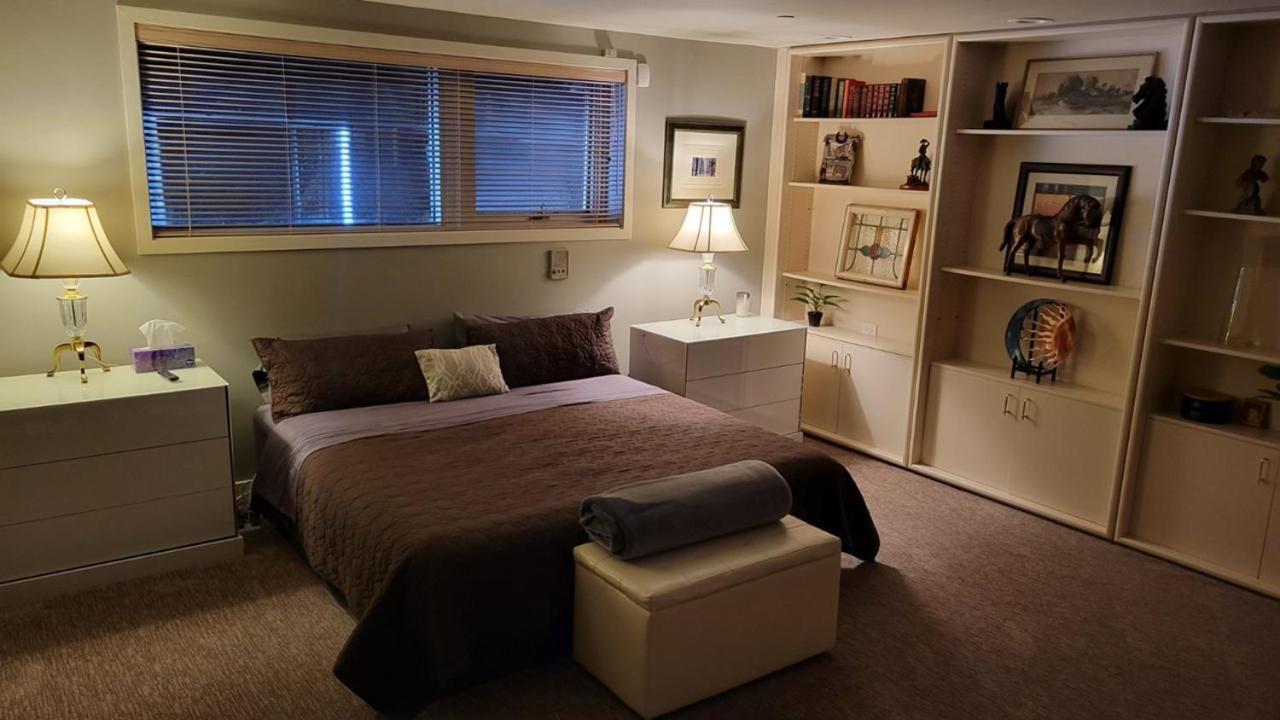Roundhouse Grotto Bed and Breakfast YYC Buitenkant foto