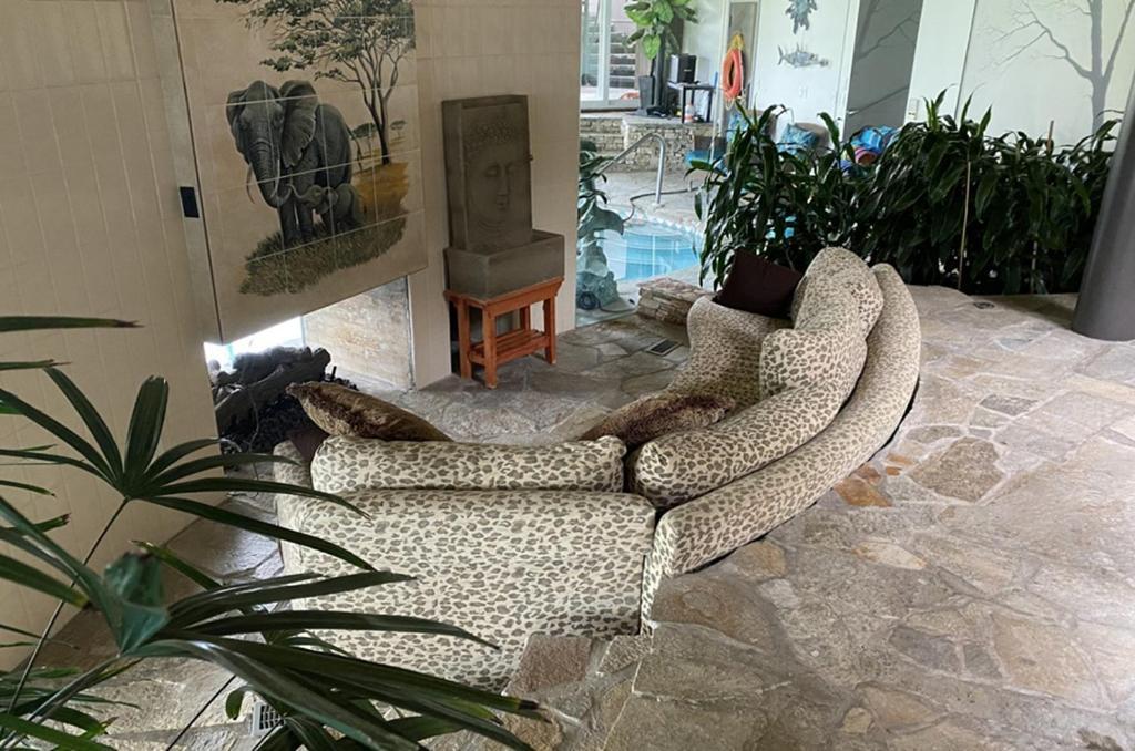 Roundhouse Grotto Bed and Breakfast YYC Buitenkant foto