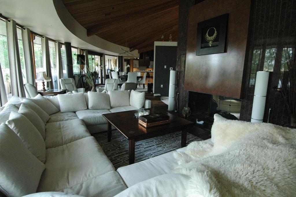 Roundhouse Grotto Bed and Breakfast YYC Buitenkant foto